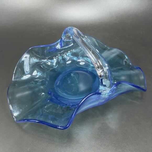 1980s Hand Blown Glass Blue Basket Dish Trinket Holder Clear Handle Folded Sides - Picture 5 of 12